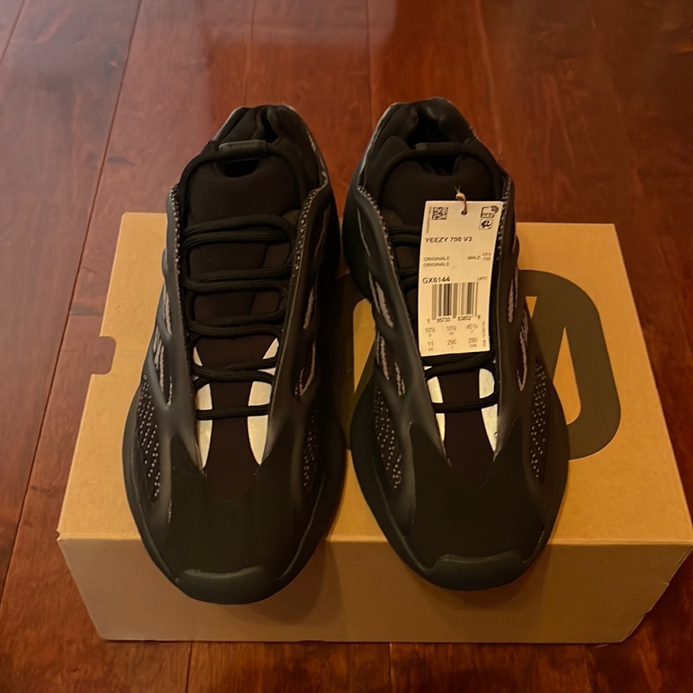 Yeezy 700 V3 Dark Glow